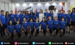 Başkan Mutlu şampiyon kızları ağırladı