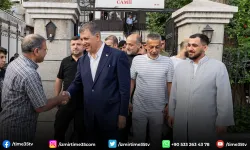 Başkan Tugay vatandaşlarla bayramlaştı