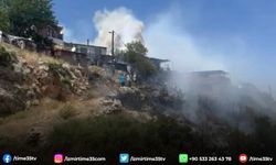 İzmir'de bahçede çıkan yangın eve ve depoya sıçradı