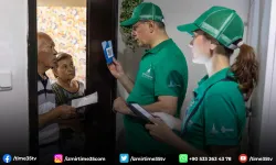 Tugay “Dönüşüme Evde Başla” projesi için QR kodlu poşet dağıttı