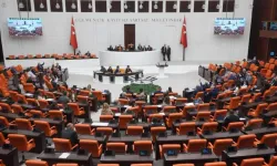 Tatil ertelendi, Meclisin çalışma süresi uzatıldı