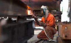 Sanayi üretimi yıllık yüzde 3,3 arttı