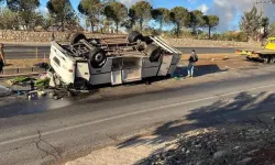 Tarım işçilerini taşıyan servis midibüsü ters döndü