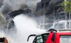 242 kişilik yolcu uçağı yerleşim bölgesine düştü!