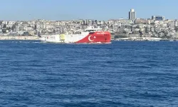 Oruç Reis Gemisi İstanbul Boğazı'ndan geçti