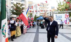 Balçova’da Sevcan Orhan’lı Bayram kutlaması