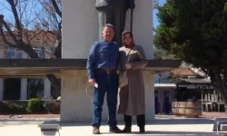Cam silerken birinci kattan düşen kadın hayatını kaybetti