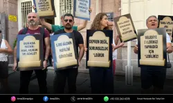 Kooperatif mağdurlarından Büyükşehir önünde mezar taşlı eylem