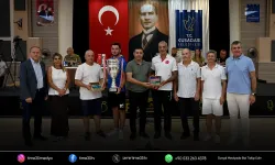 Şampiyon takım Kuşadası’nda ödüllendirildi