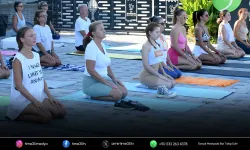 Kuşadası Belediyesi’nin ücretsiz yoga dersleri başladı