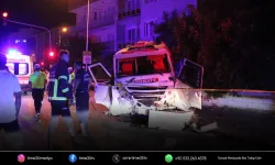 Minibüs ile otomobil çarpıştı: 11 yaralı