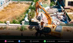 Toprak rantına izin yok: Seferihisar’da kaçak yapılar yıkılıyor