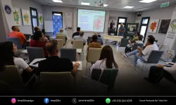 Efes Tarlası’nda nar üreticilerine hasat eğitimi