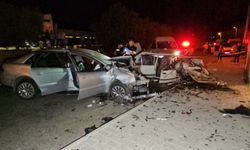 Nazilli'de çarpışan otomobiller hurdaya döndü: 8 yaralı
