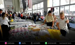 Bornova’da Kıyafet Pazarı büyük ilgi görüyor