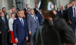 CHP lideri Özel, Anıtkabir’i ziyaret etti