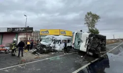 İşçi servisi ile kamyon çarpıştı: Çok sayıda yaralı