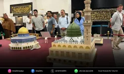 Kutsal emanetler İzmir'de ziyarete açıldı