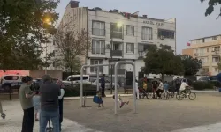 Parkta oyun oynayan çocuğa yorgun mermi isabet etti