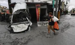 Tayvan'ı sel vurdu: 17 ölü, 100'den fazla kayıp