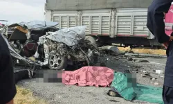 Kamyon ile otomobil çarpıştı: 3 kardeş öldü