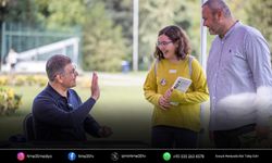 Başkan Tugay “Millete Emanet” kitabını İmamoğlu adına imzaladı