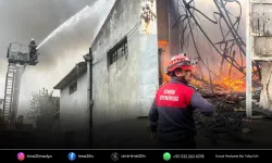 Bornova’daki depo yangınına hızlı müdahale