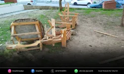 Konak’ta vandallar iş başında: Yeni parkta emek hırsızlığı!