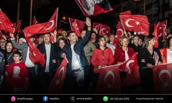 Kuşadası'nda Cumhuriyet coşkusu geceye taşındı