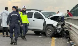 Otoyol üzerindeki köprüde feci kaza