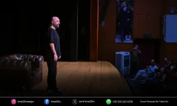 Tahsin Hasoğlu’ndan İZKİTAP’ta kahkaha dolu gece