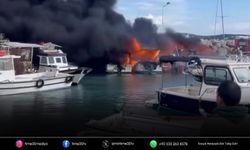 Çeşme'de korku dolu anlar: Tekneler alevlere teslim oldu