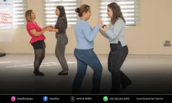 Görme engelli bireyler İzmir’de dansla güçleniyor