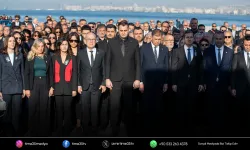 CHP İzmir İl Örgütü Ata’yı Cumhuriyet Meydanı’nda andı