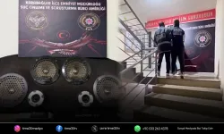 İzmir’de cam kırıp hoparlör çalan hırsızlar yakalandı