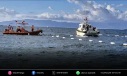 İzmir'de göçmenleri taşıyan lastik bot battı