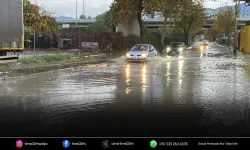 İzmir'de sağanak etkili oluyor