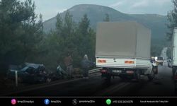 Kamyonetle otomobil çarpıştı: 2 ölü, 2 yaralı