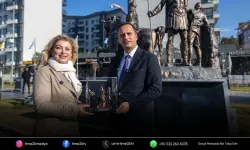 Asu Kaya’dan Başkan Eşki’ye sosyal belediyecilik övgüsü