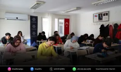 Özlem Çerçioğlu memur adaylarının yanında