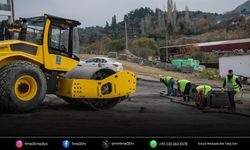 Kuşadası’nda yol yenileme çalışmaları sürüyor