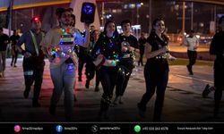 İzmir’de en uzun gece koşuyla aydınlandı