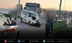 Menemen’de otobüs ile ticari araç çarpıştı: 1 ölü, 2 yaralı