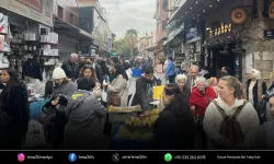 Tarihi Kemeraltı Çarşısı'nda yılbaşı yoğunluğu