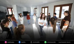 Menderes’te çocuklara tiyatro eğitimi