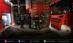 İzmir’de kafenin çatı katında yangın