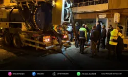 İzmir’de ekipler gece boyunca sahada