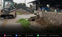 Menderes Belediyesi yoğun yağışa karşı sahada