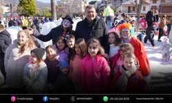 Ürkmez’de çocuklara kar sürprizi