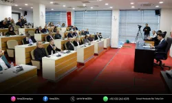 Bayraklı Meclisi’nde gerilim: Siyasi kooperatifleşme ve dönüşüm tartışması